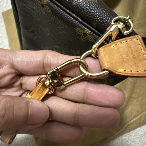 Louis vuitton pochette accessoires - Picture 8 of 11